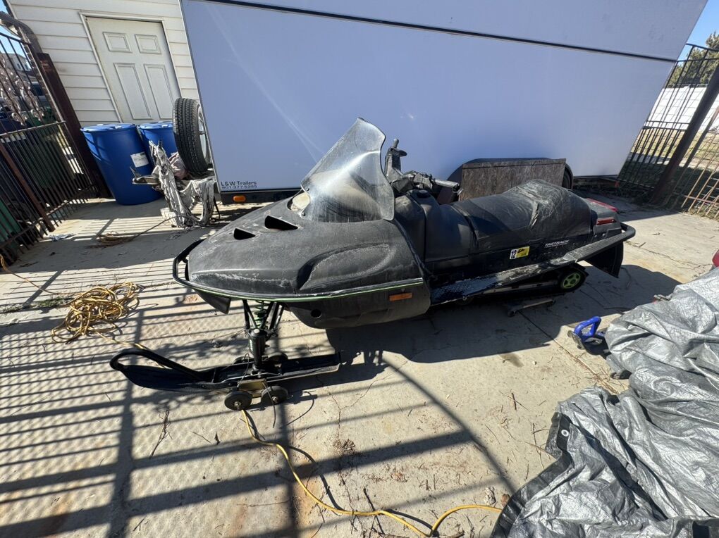 Arctic Cat Snowmobile – Clean Title