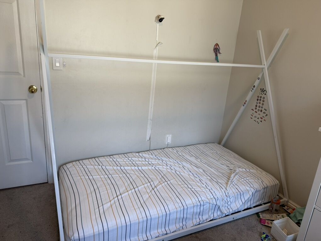 Twin Floor Tent Bed - White