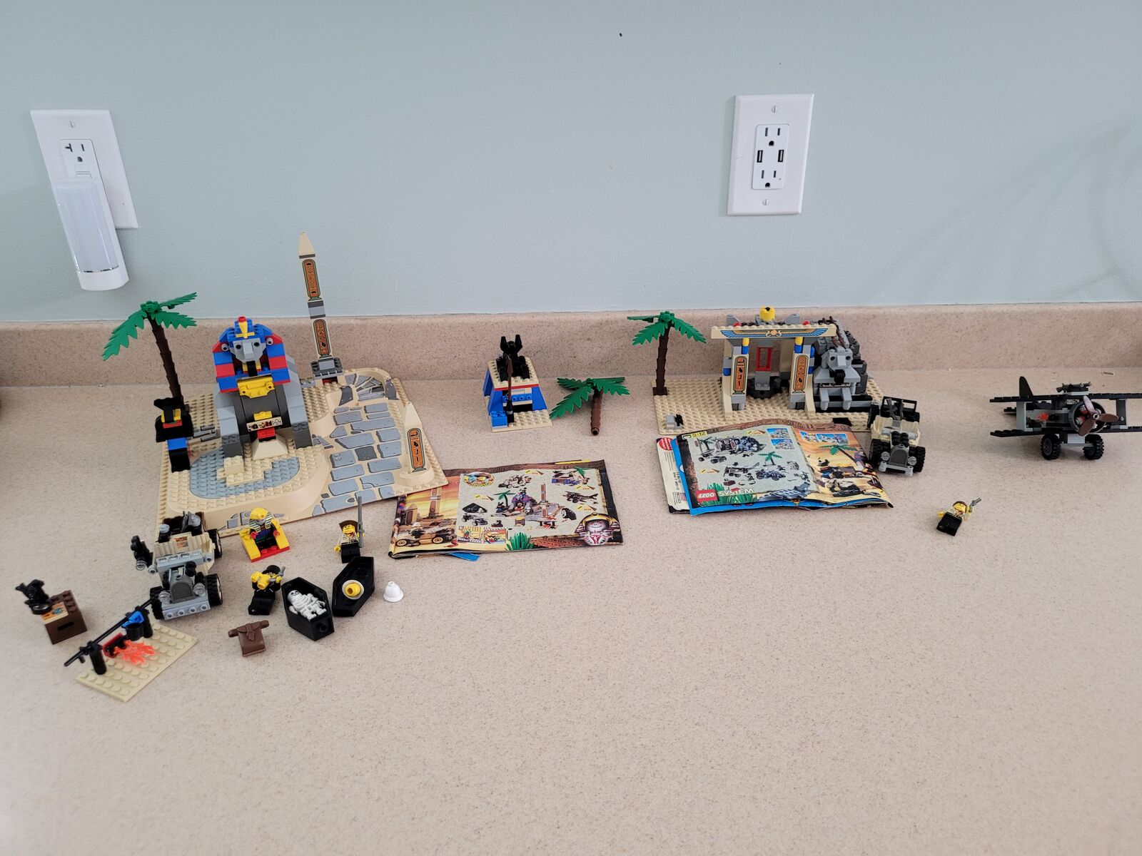 4 Vintage lego Indiana Jones Lego sets