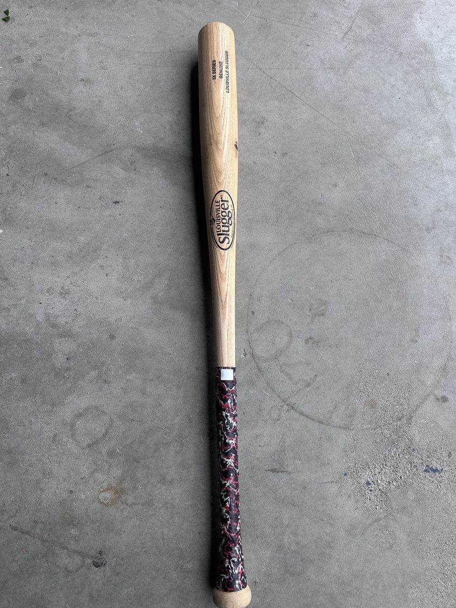 Lousiville Slugger Wood Baseball Bat