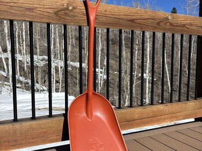Snow Shovel 42” Bully Tools
