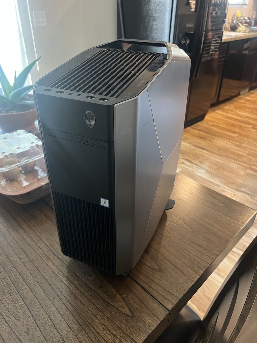 Alienware Aurora R7 Gaming Desktop PC - Intel i7 Processor, 16 GB DDR4 RAM