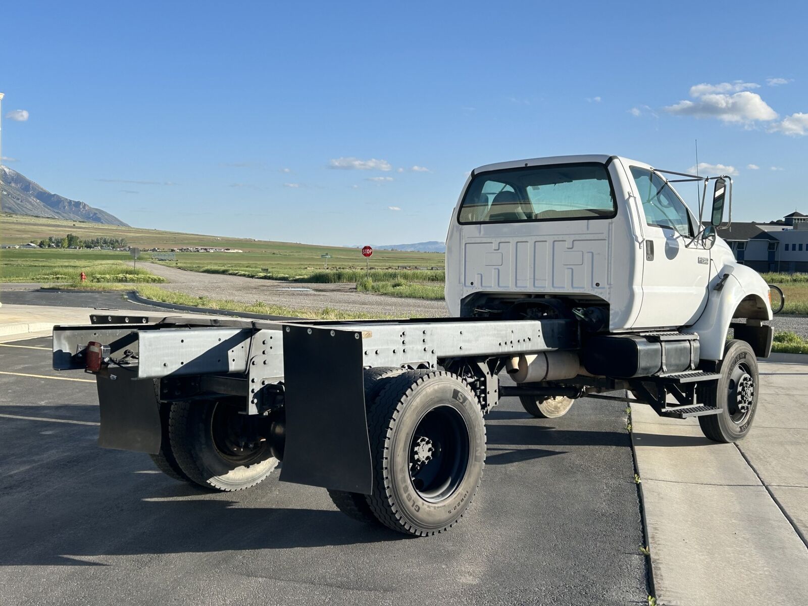 2005 Ford F-750 4x4 Brush  Truck