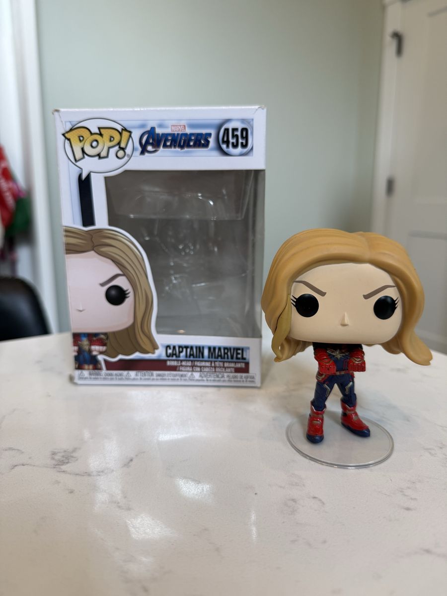 Funko Pop! Avengers Captain Marvel #459 Bobble-Head Figure (Out of Box)
