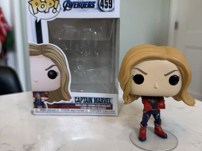 Funko Pop! Avengers Captain Marvel #459 Bobble-Head Figure (Out of Box)