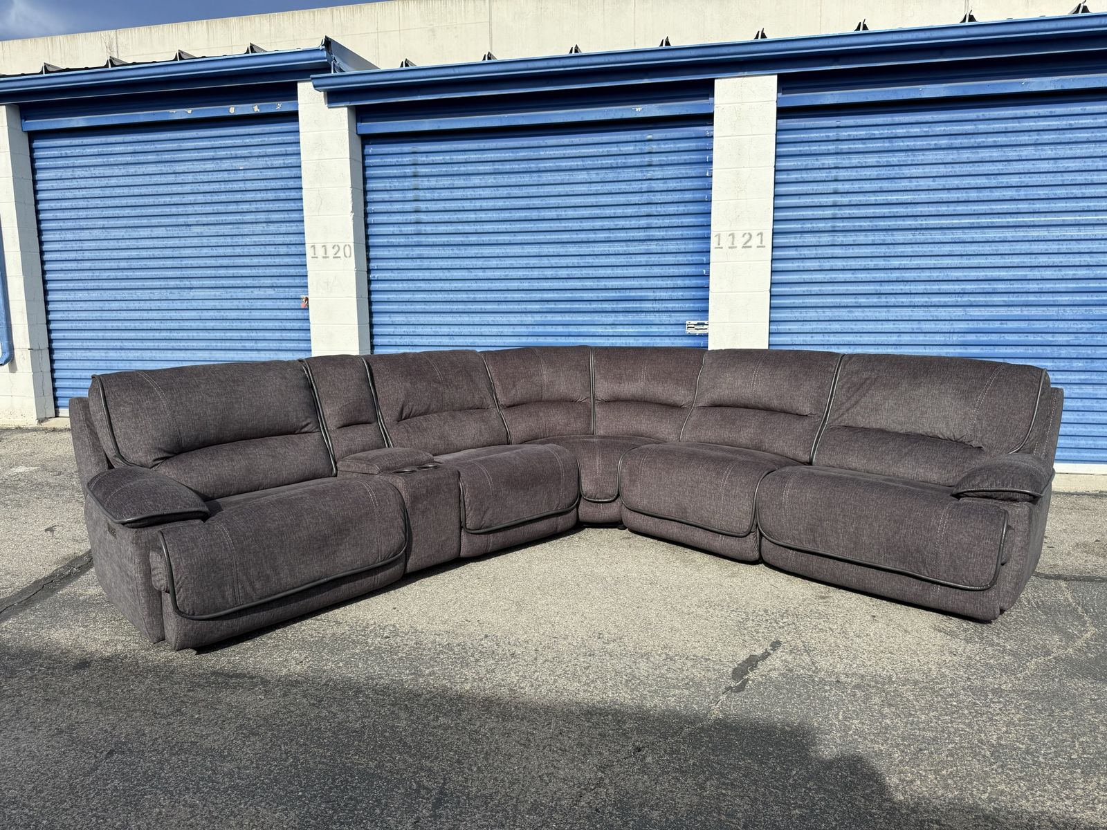 Like new sectional couch - Free delivery!