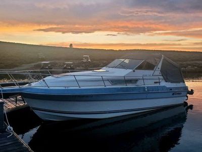 Cruisers Inc. 2670 Esprit Yacht - Trailer Included