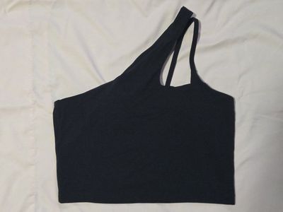 Athleta One-Shoulder Asymmetrical Built-In Bra Cropped Tank (Size M)