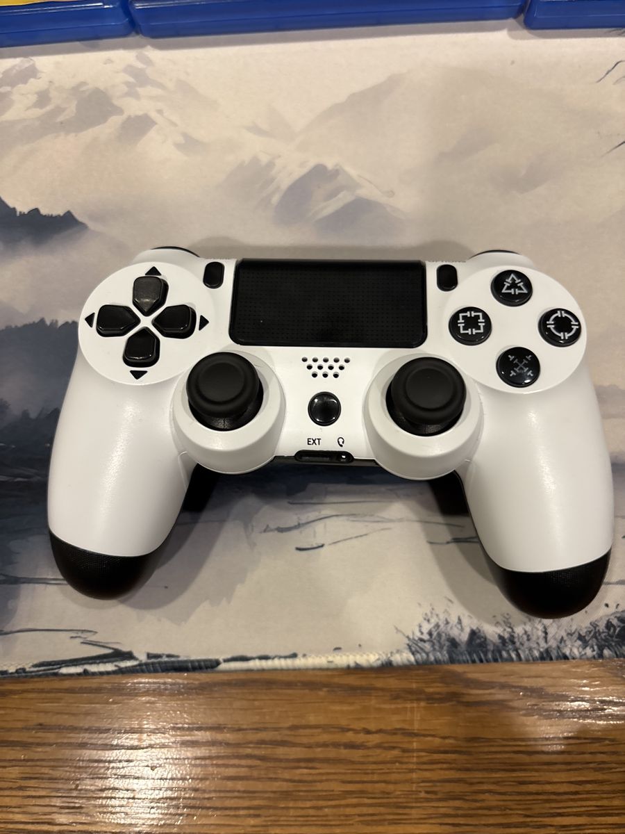 PS4 controller excellent condition no stick drift.
