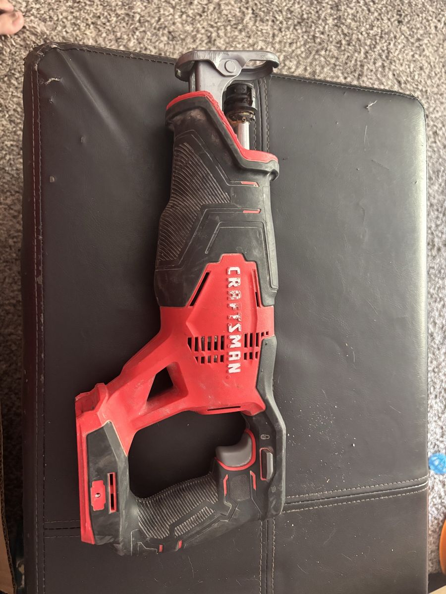 Craftsman V20 CMCS300 Cordless Reciprocating Saw - 20V MAX Tool Only