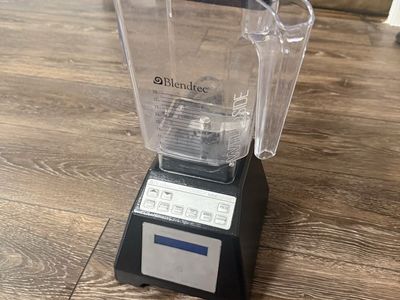 Blendtec Total Blender Classic Series with WildSide Jar - Black