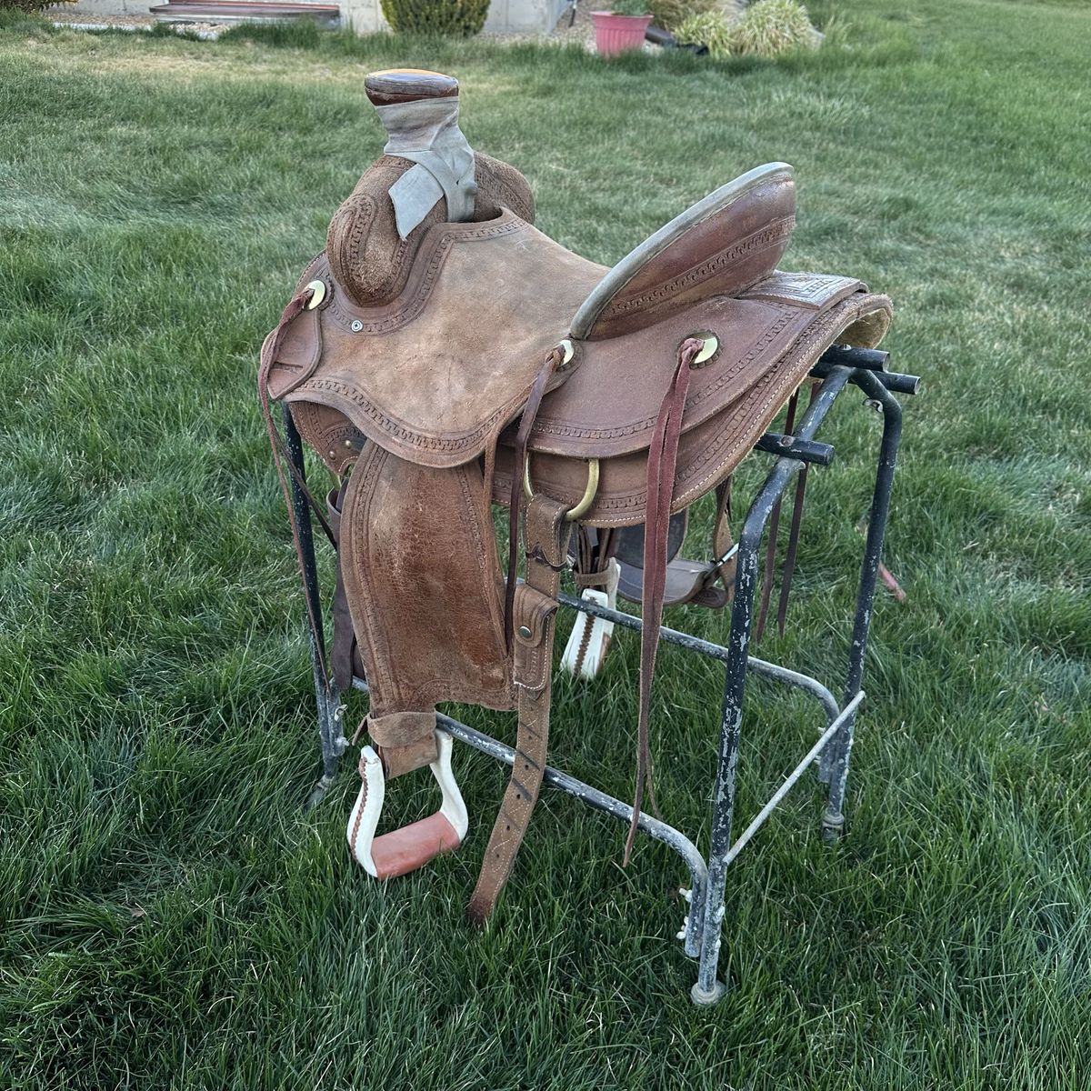 15" Corriente Saddle