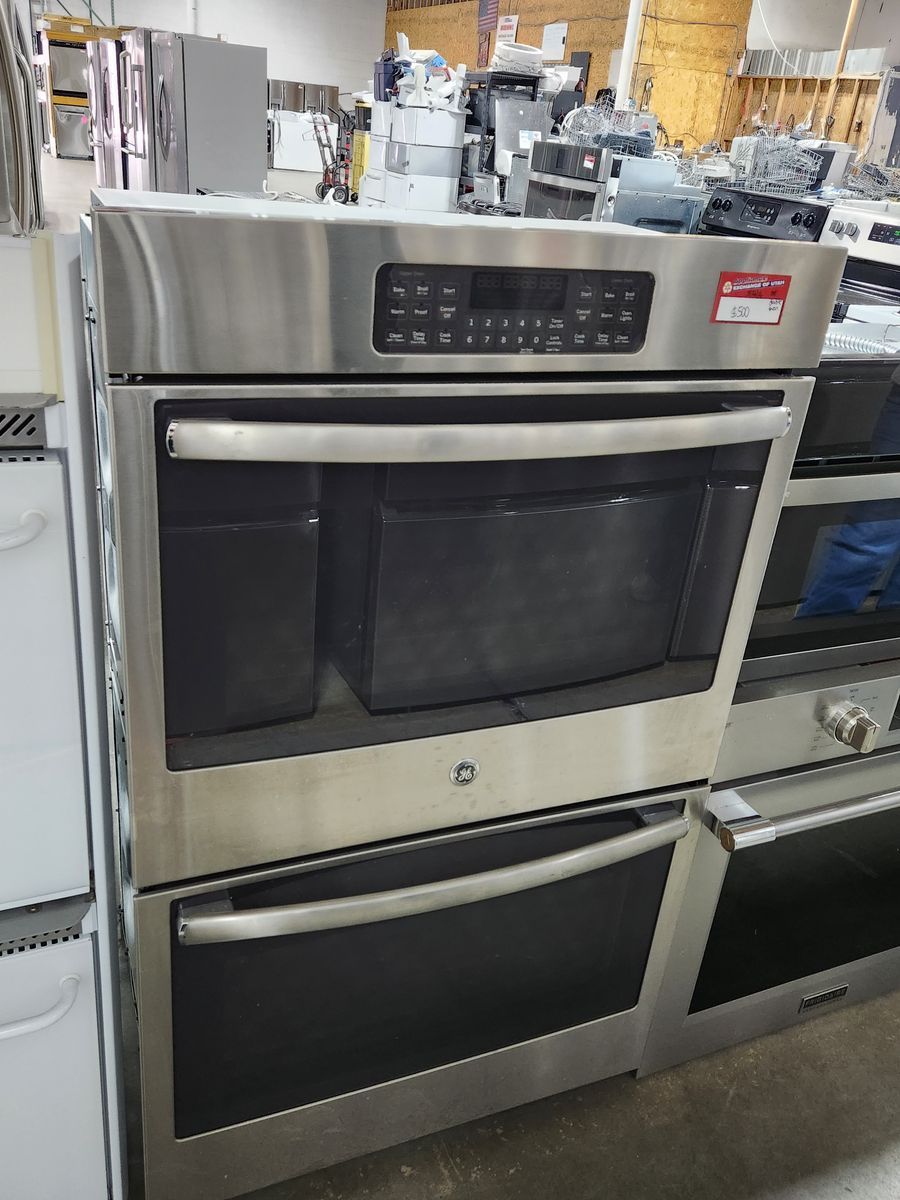 BEAUTIFUL GE STAINLESS STEEL DOUBLE WALL OVEN! W-WARRANTY