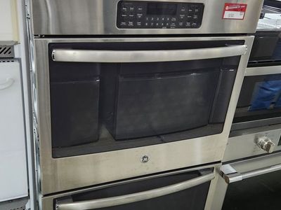 BEAUTIFUL GE STAINLESS STEEL DOUBLE WALL OVEN! W-WARRANTY