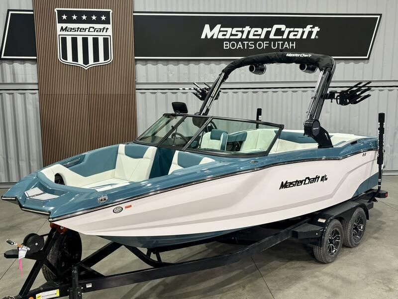 2025 MasterCraft NXT22 (Blue) – Lake Powell Rental - Seats 14