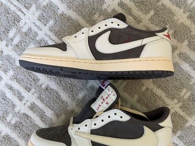 5 Travis Scott Retro Shoes Replicas Size 9