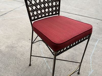 Tall Iron With Wicker Stools