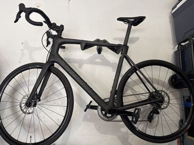 2023 Specialized Roubaix Comp 64cm Road Bike