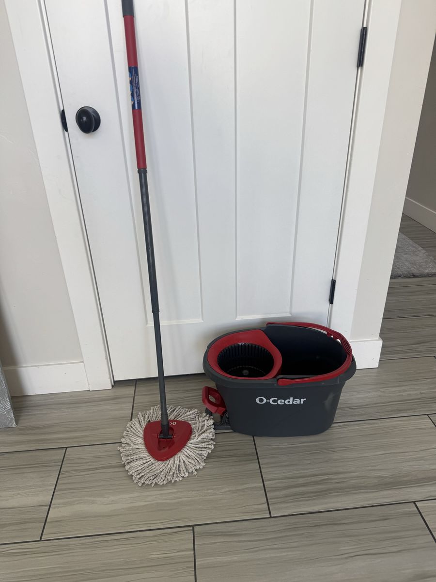 O-Cedar EasyWring Spin Mop and Bucket System: Portable, Non-Abrasive, Reusable, Extendable Handle