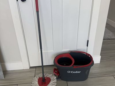 O-Cedar EasyWring Spin Mop and Bucket System: Portable, Non-Abrasive, Reusable, Extendable Handle