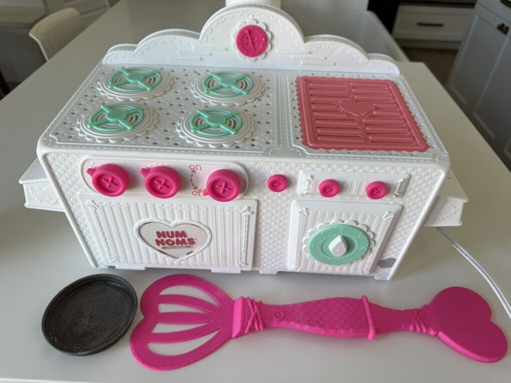 Num Noms Easy Bake Oven