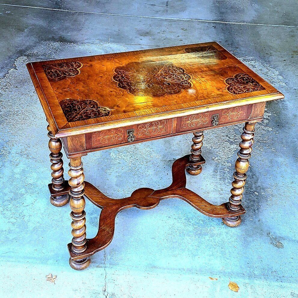 Oyster Finish William & Mary