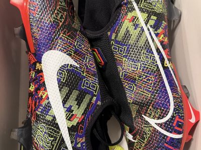 Nike favorite edge pro OBJ edition