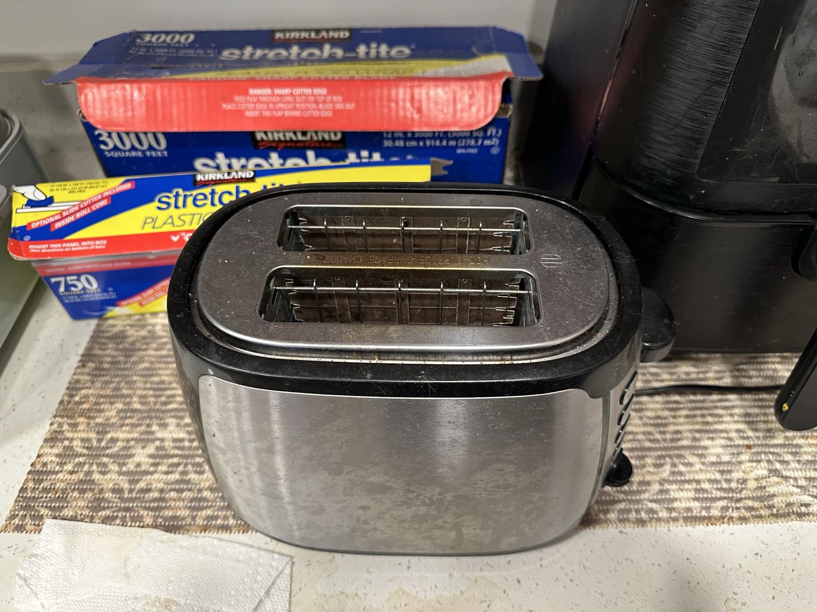 Hamilton Beach 2-Slice Toaster with Bagel, Defrost, Cancel, Keep Warm Functions