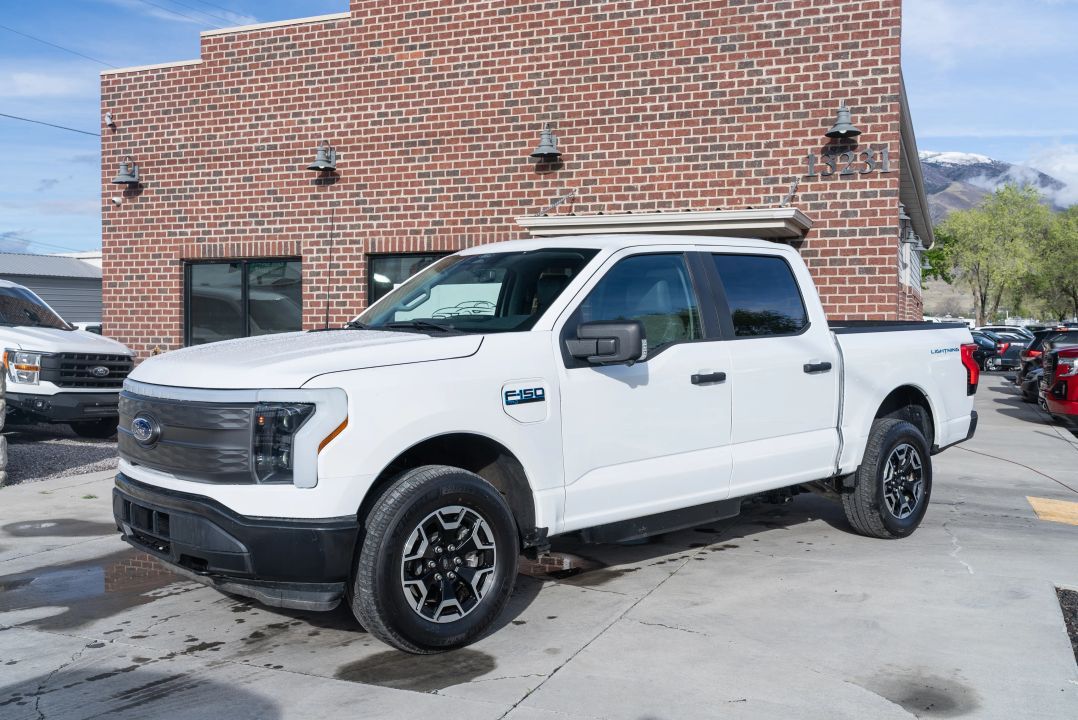 2024 Ford F-150 Lightning Pro