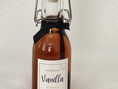 Vanilla Extract - Homemade for Baking and Candymaking