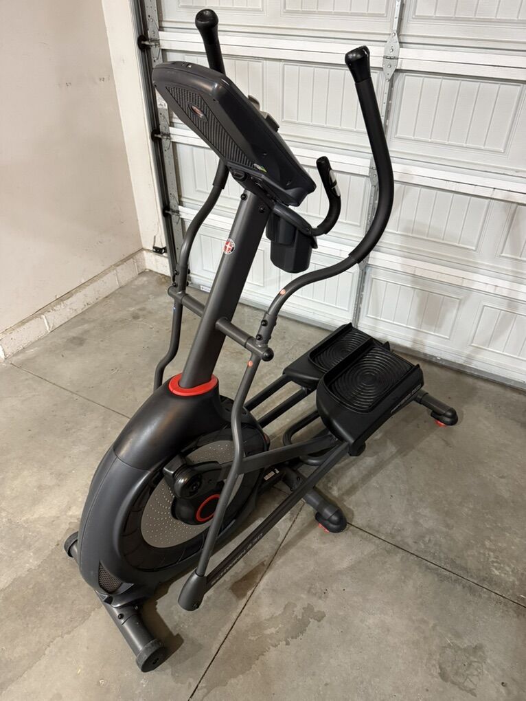 Schwinn 430 Elliptical (DELIVERY INCLUDED)