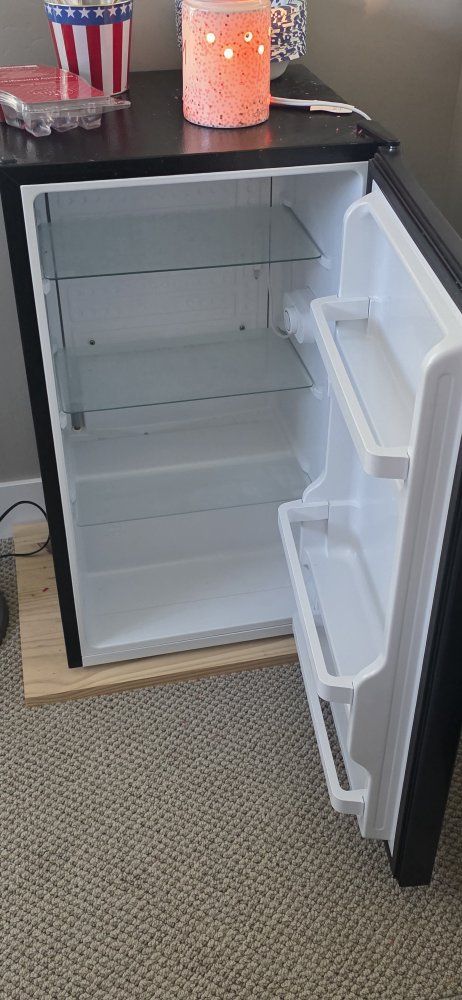 Hisense Mini Fridge