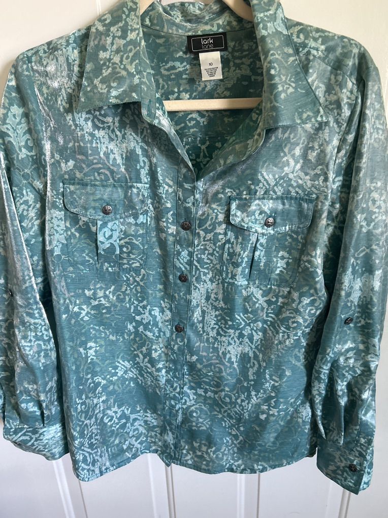 Long Sleeve That Can Be Buttoned To Short