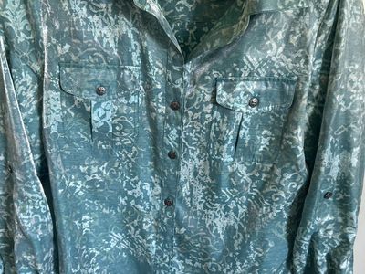Long Sleeve That Can Be Buttoned To Short