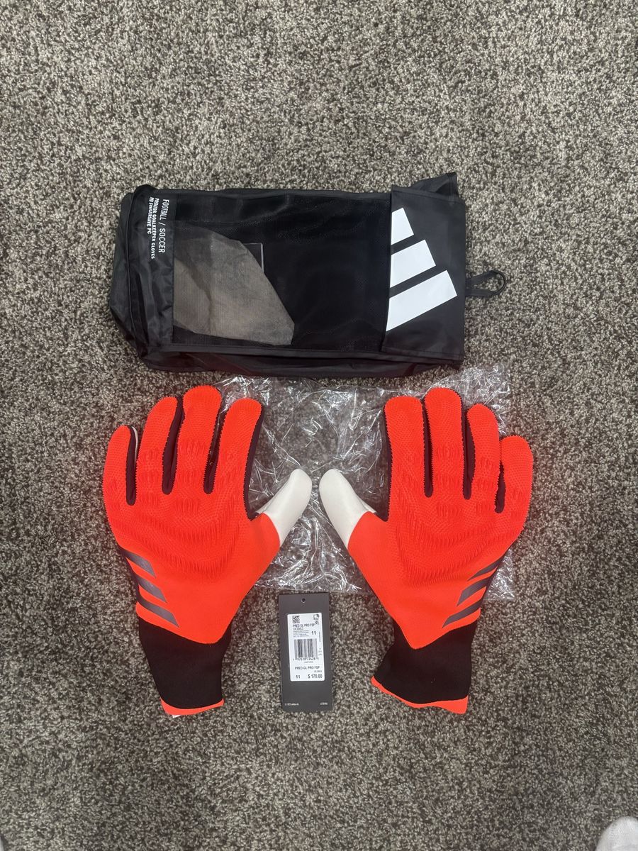 adidas Predator Pro Fingersave Goalkeeper Gloves (Turbo/Aura Black)