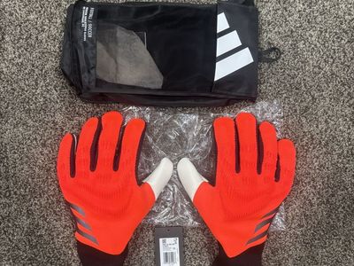 adidas Predator Pro Fingersave Goalkeeper Gloves (Turbo/Aura Black)
