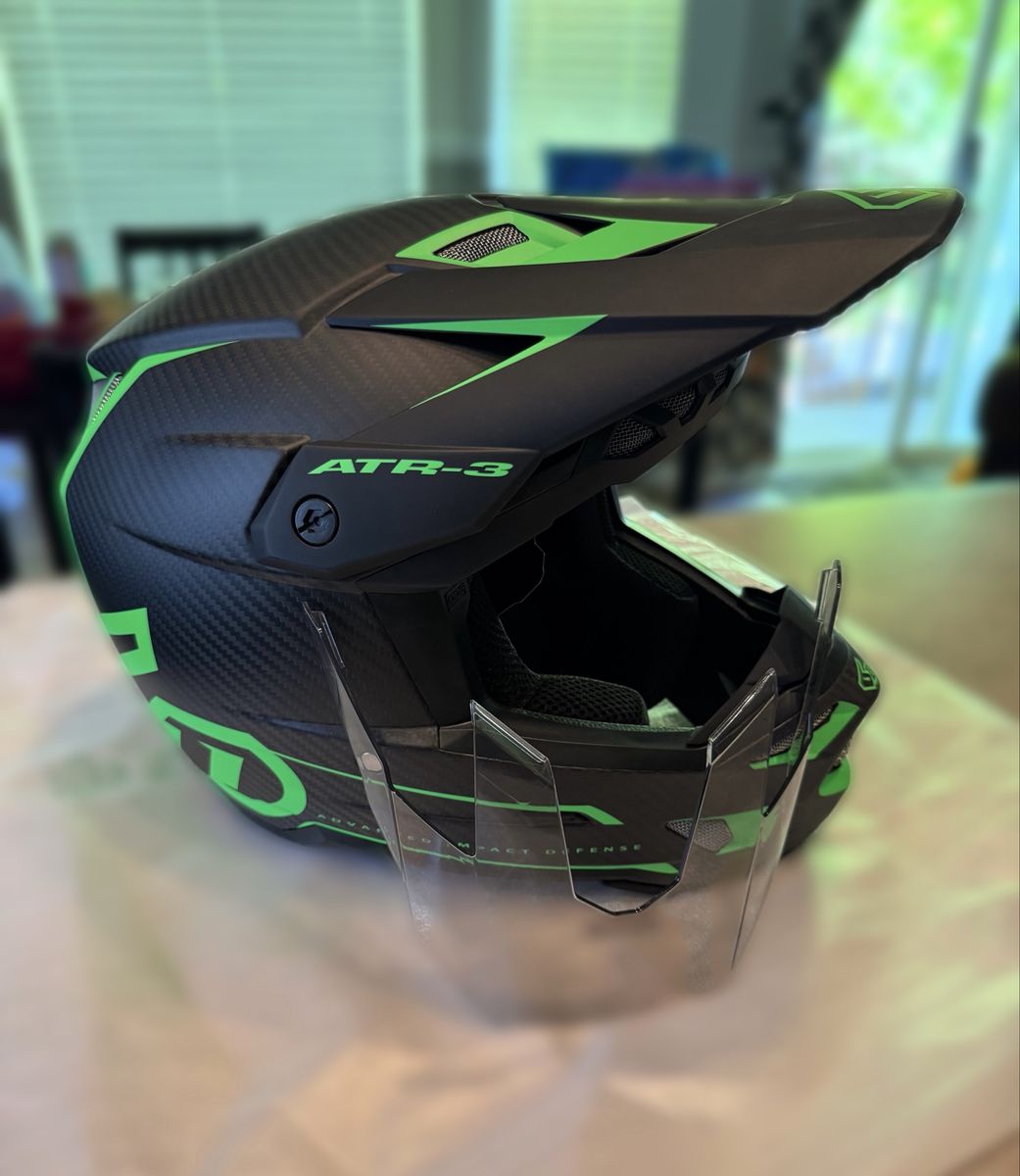 6D ATR-3 Nova Dirt Bike Helmet Medium New In Box