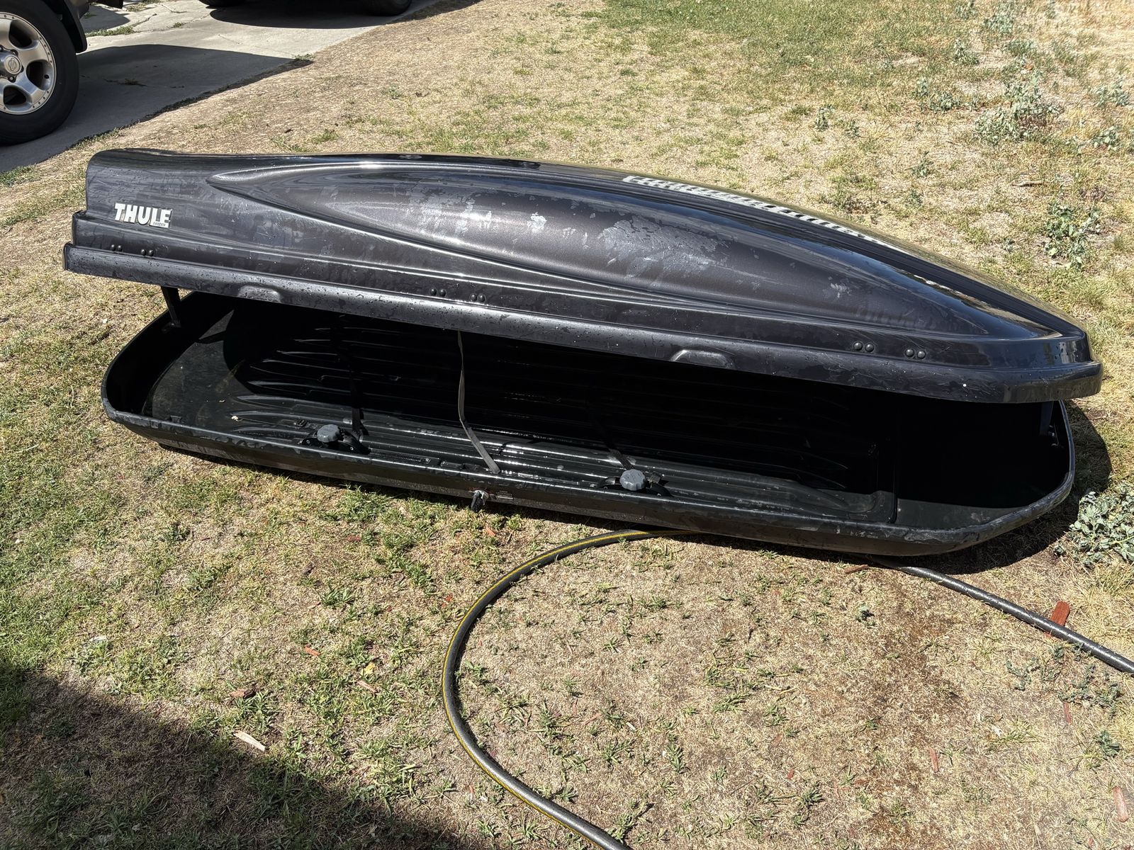 Thule motion XXT XL cargo box 
