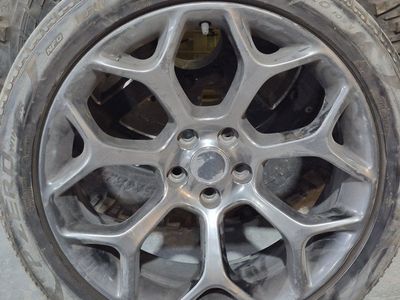 2015 - 2018 Chrysler 300 wheel and tire