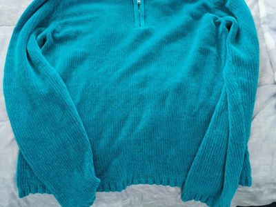 Womens size medium sweater