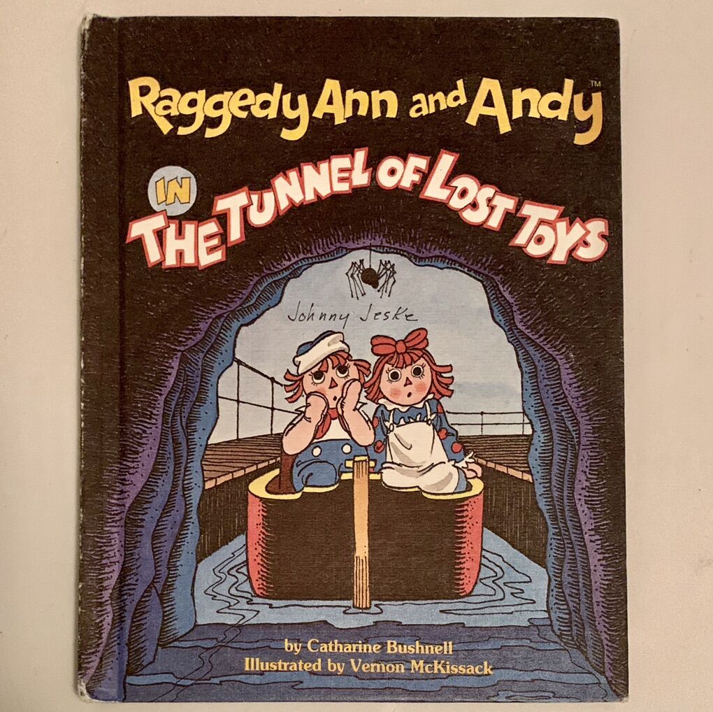 Hardcover Raggady Anne & Andy Tunnle Of Lost Toys