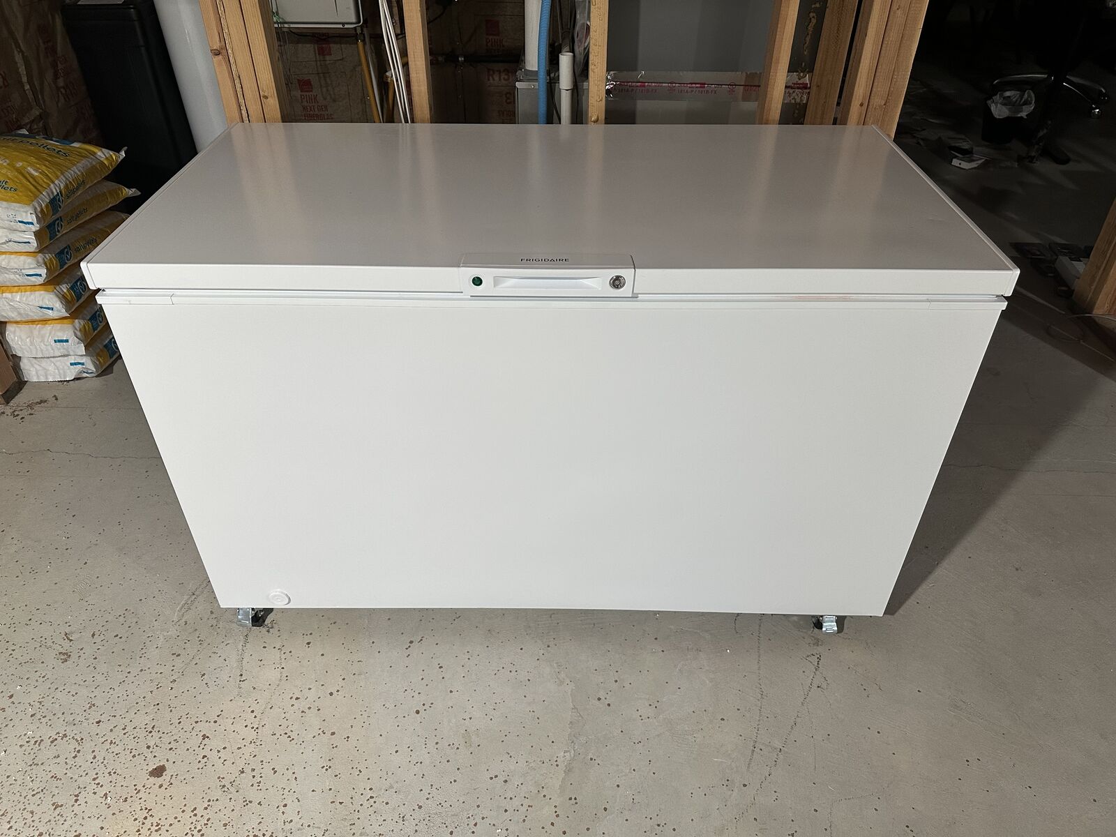 Frigidaire 15 cu. Ft. Chest freezer