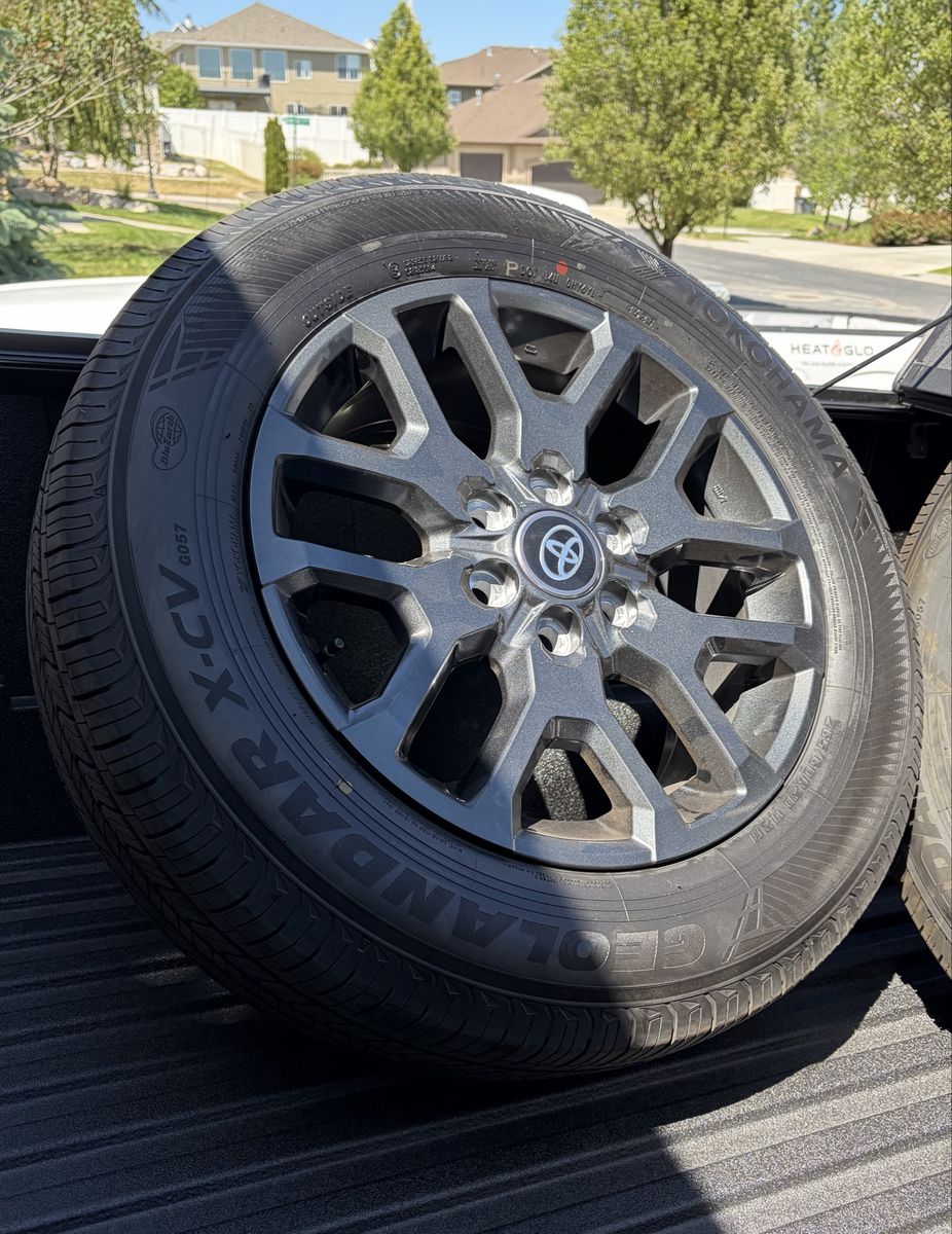 Toyota tundra oem wheel/tire 265 60 20