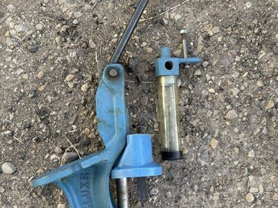 Pacific Deluxe Reloader