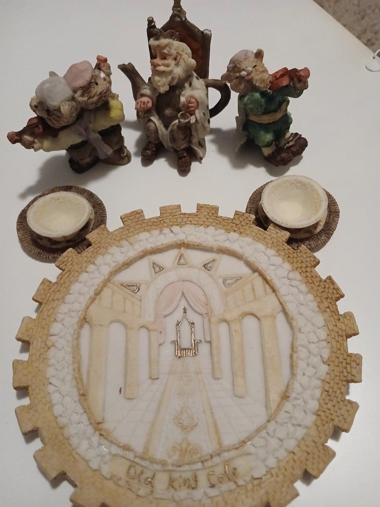 Old King Cole Themed Resin Figurine Set with Castle Base and Miniatures