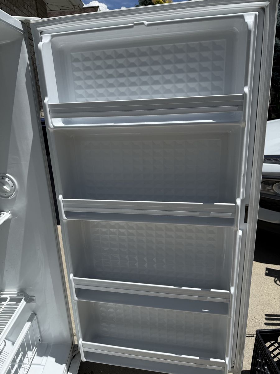 Main image 3