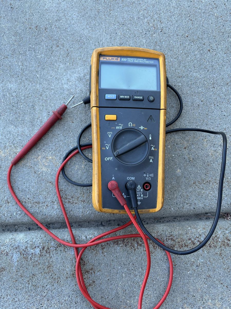 Fluke 233 Remote Display True RMS Digital Multimeter with Test Leads