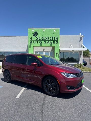2020 Chrysler Pacifica Touring