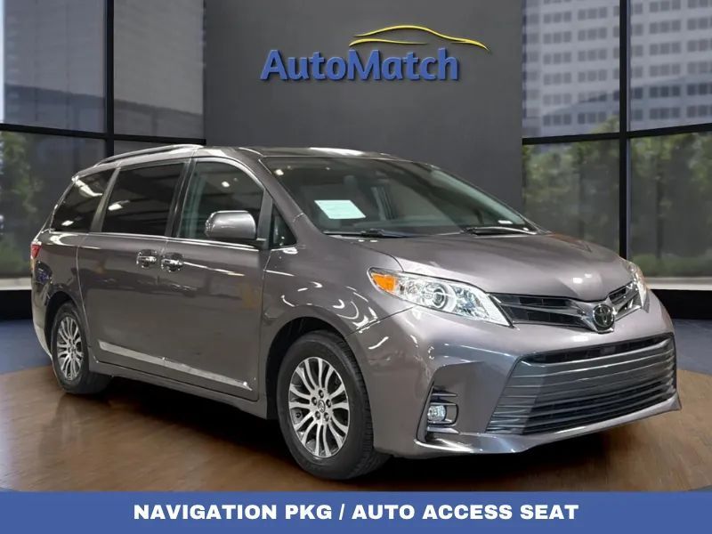 2019 Toyota Sienna XLE 7-Passenger Auto Access Seat