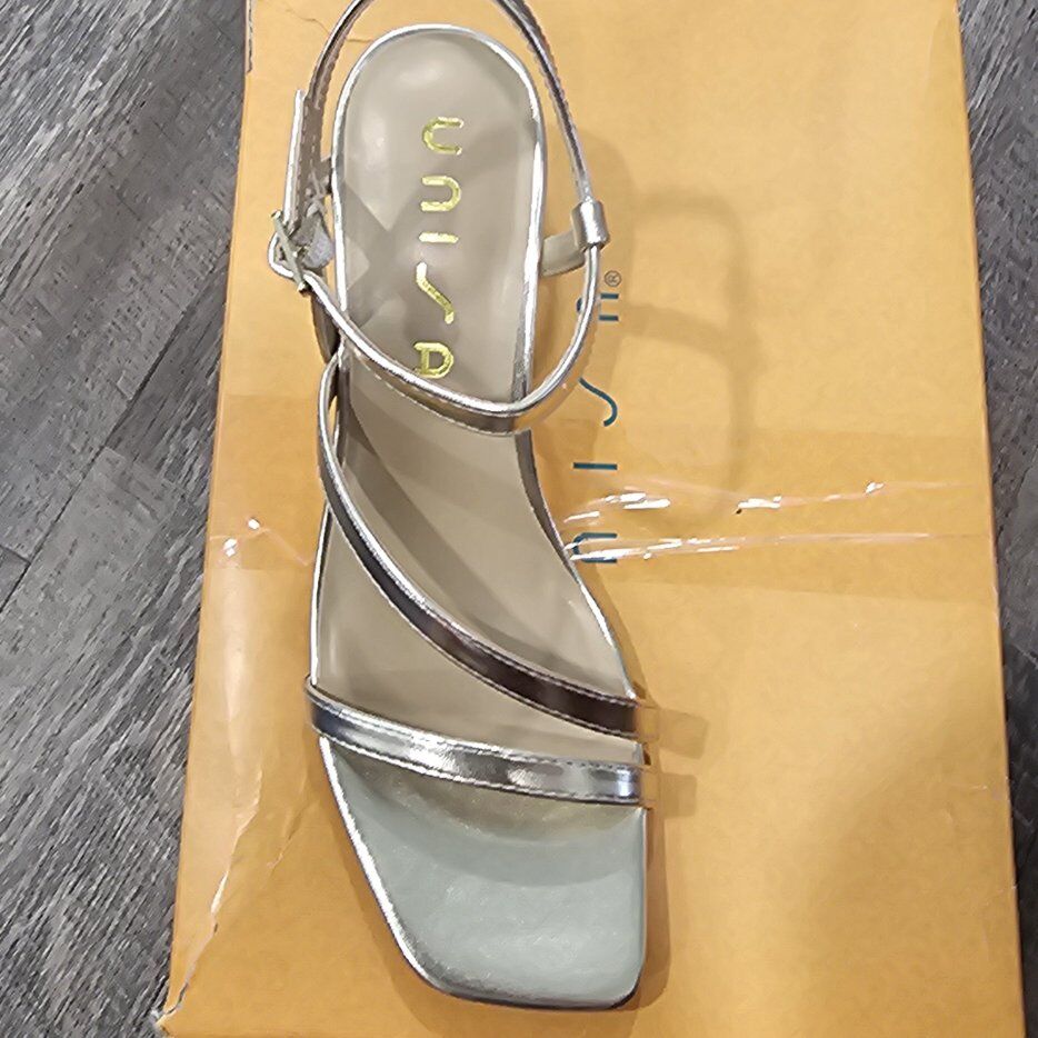 New Unisa Unkealie Heels Gold 710 Size 7.5